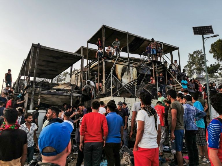 «Καληνύχτα» Ελλάδα: Οργανώνονται πολιτικά οι παράνομοι μετανάστες – Ένα «μουσουλμανικό» κόμμα «γεννιέται»