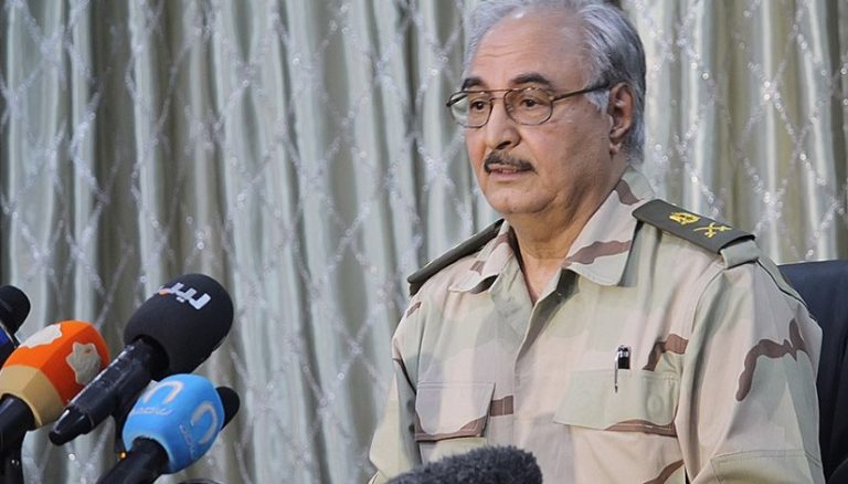 Λιβύη – Μόσχα: Αποχώρησε χωρίς συμφωνία ο Χάφταρ – Νέες συγκρούσεις νότια της Τρίπολης