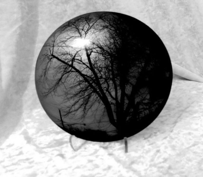 Αποκάλυψη – συγκάλυψη. Εφ όλης της ύλης. Ευχάριστος καθρέφτης. Βιάζονται αλλά δεν πειράζει.