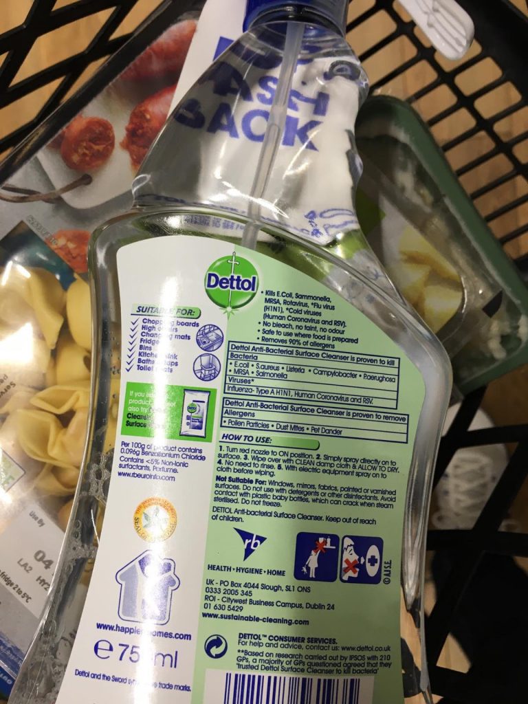 Λαβαμε φωτο απο το εξωτερικο με dettol…