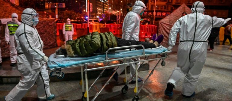 Κορωνοϊός: Συγκλονιστικό βίντεο – Στοίβες πτωμάτων σε νοσοκομείο της Ουχάν