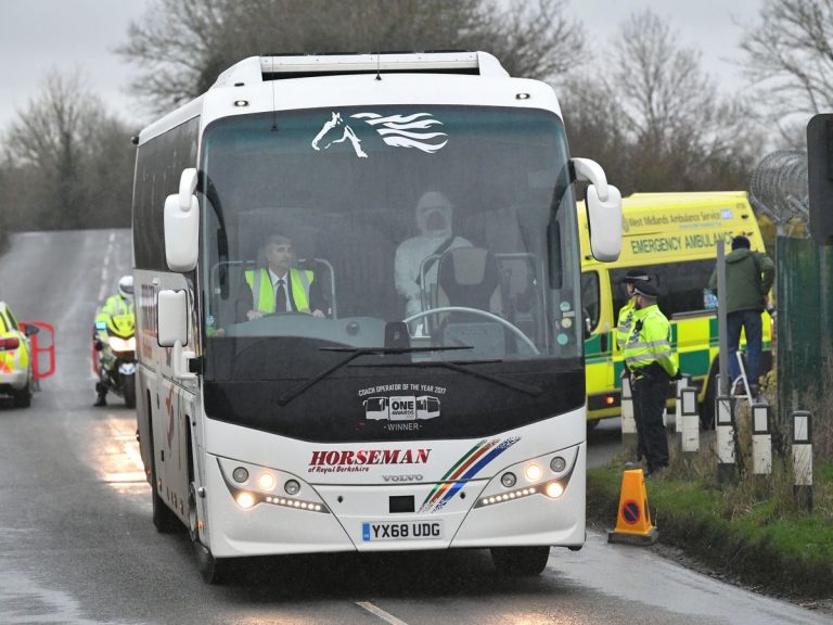 Από εδώ και στο εξής να είστε ΓΑΤΕΣ!!!