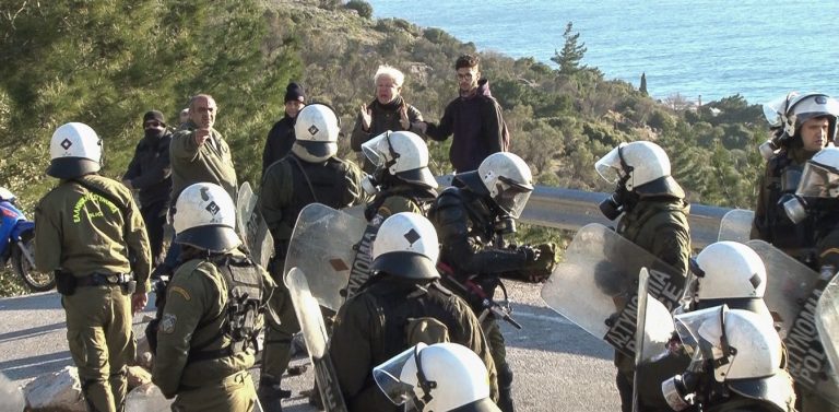 Με λίγες δόσεις κοροναϊού, ξεχνάς και Χίο και Λέσβο και υποσχέσεις που δεν κρατήθηκαν!