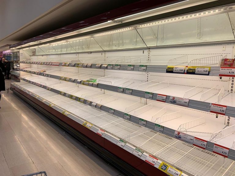 Ετσι ειναι τα περισσοτερα σουπερ Μαρκετ στο Μιλανο ..