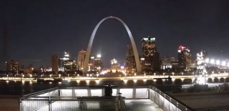 Η νύχτα… μέρα στο Μιζούρι: Το φαινόμενο που έγινε viral