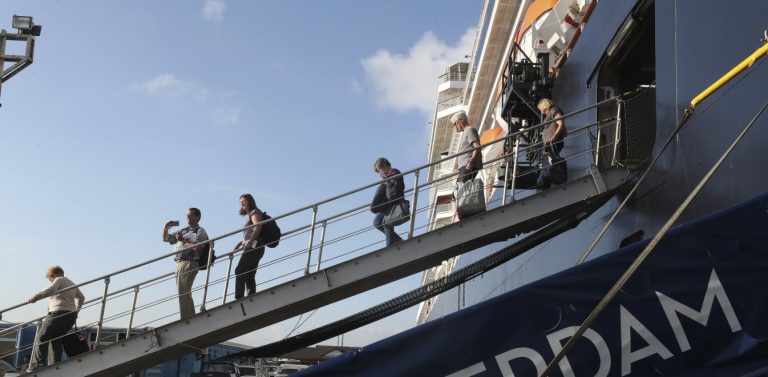 Κοροναϊός: Θετική στον ιό Αμερικανίδα επιβάτης του κρουαζιερόπλοιου Westerdam