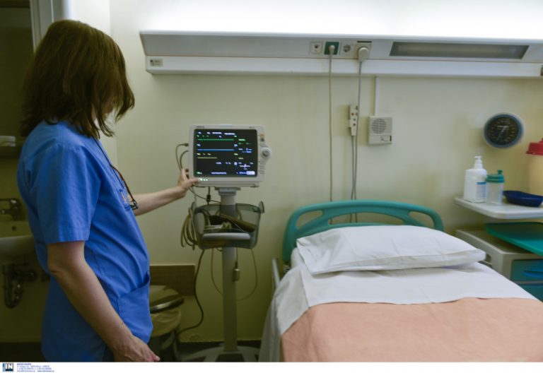 Γυναίκα με κορονοϊό γέννησε στο “Αττικόν”, δεν έχει τον ιό το μωρό