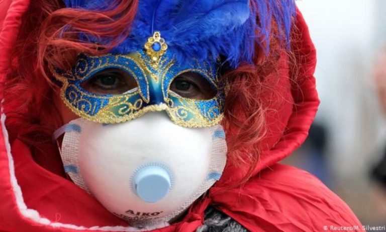 Μπορουμε να εχουμε το ονομα του Υπευθυνου που αποφασισε η επηρεασε ωστε να βγει η αποφαση να μην μπουν σε καραντινα τα σχολεια απο την Ιταλια ;