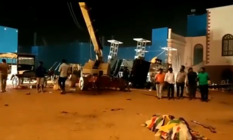 Τραγικό δυστύχημα σε γυρίσματα ταινίας στην Ινδία: Κατέρρευσε γερανός – Τρεις νεκροί