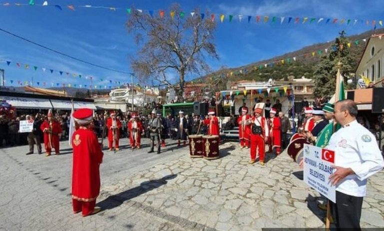 Τουρκικά εμβατήρια μπροστά από εκκλησία στην Θεσσαλονίκη: «Καταστρέψτε τους Έλληνες»