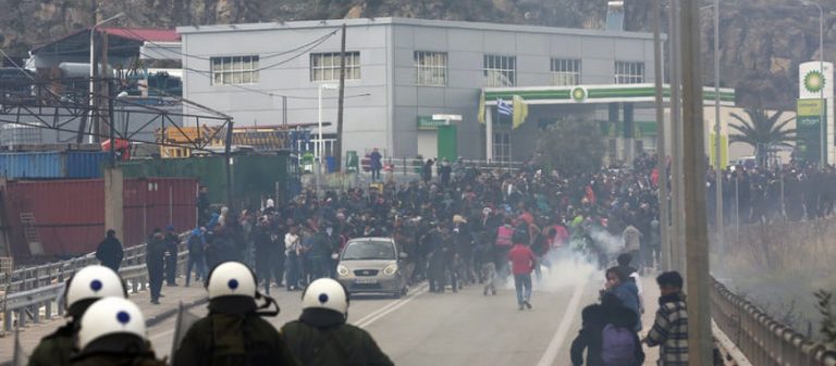 Κτύπησαν τις καμπάνες των εκκλησιών οι κάτοικοι της Μόριας: Αλλοδαποί εισέβαλλαν στο χωριό