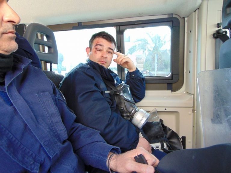 Άγριο ξύλο κατά των ΜΑΤ στο Ξενοδοχείο Ερύθα