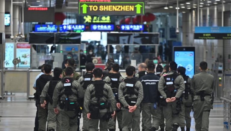 Κορωνοϊός: 722 οι νεκροί στην Κίνα – «Συνθήκες πολέμου» στην Ουχάν