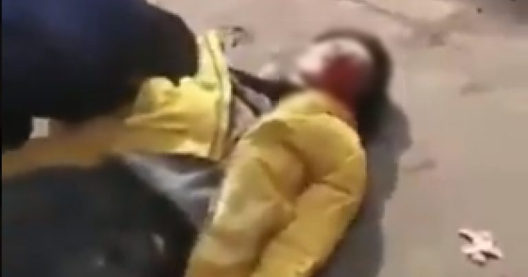 ΒΙΝΤΕΟ σοκ από την Κίνα: «Πυροβόλησαν και σκότωσαν γυναίκα για τον ιό» – Τραγικές εικόνες