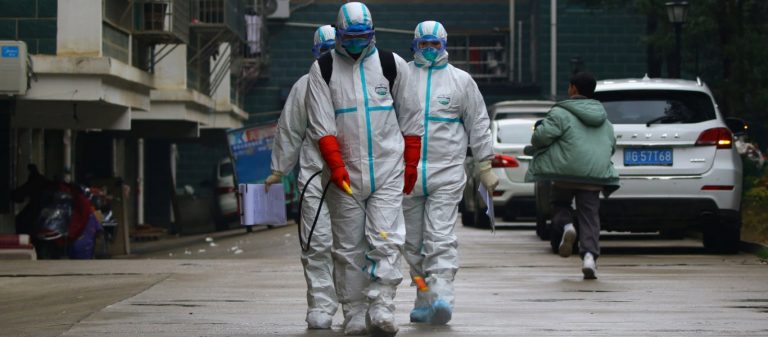 Πέθανε ο διευθυντής του νοσοκομείου της Ουχάν – Είχε μολυνθεί από τον κορωνοϊό