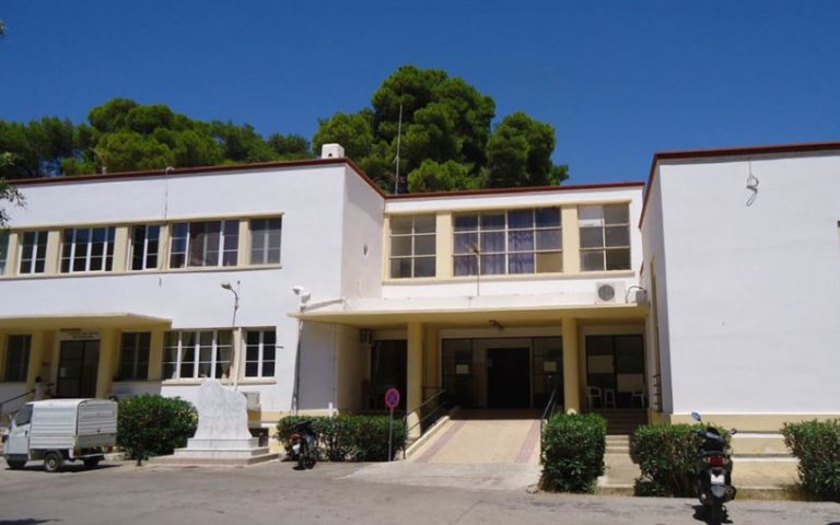 Μεταναστευτικό: Καταγγελίες για πρωτοφανές πλιάτσικο στο νοσοκομείο της Λέρου
