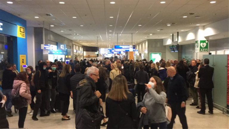 Κορωνοϊός: Επέστρεψαν οι μαθητές του Κολλεγίου Ψυχικού – Πέντε με έντονο βήχα και πυρετό