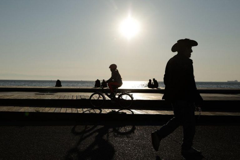 Εκτακτο: Ανακοινώνεται απαγόρευση κυκλοφορίας – Με SMS θα ενημερώνουν οι πολίτες πού πηγαίνουν