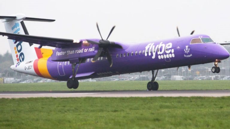 Κατέρρευσε η βρετανική εταιρεία Flybe
