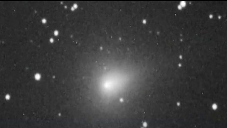 Ιταλία: Τηλεσκόπια καταγράφουν τον κομήτη Άτλαντα που πλησιάζει τη Γη