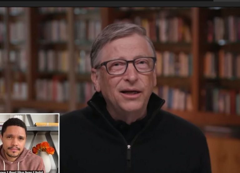 Κρίσιμοι οι επόμενοι μήνες – Bill Gates: «Θα έχουμε πολλά ασυνήθιστα μέτρα έως ότου εμβολιαστούν 7δισ. ανθρώπων»