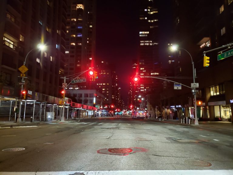 «Σφραγίζουν» τον πλανήτη ό,τι ώρα θέλουν: «Θα δούμε σε ΗΠΑ και Ευρώπη ένα 2ο, 3ο ίσως και 4ο κύμα κορωνοϊού»