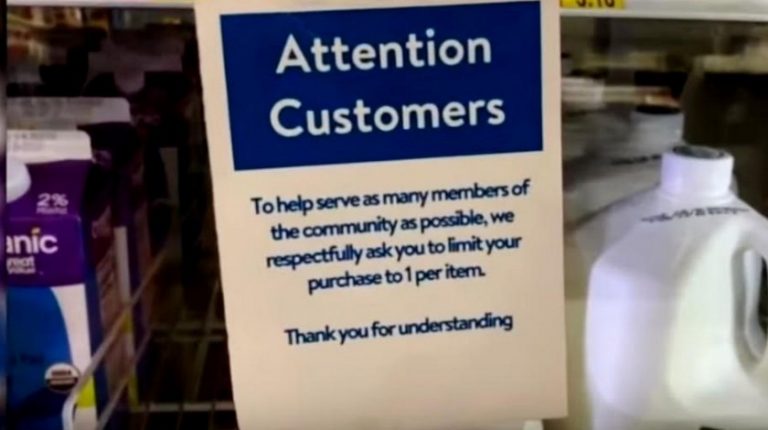 Επισιτιστικη κριση μπροστα μας; Οι κτηνοτροφοι πετανε το γαλα, λογω μειωμενης ζητησης