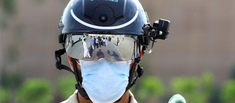 Επιστρατεύονται και τα «έξυπνα κράνη» στη «μάχη» με τον κορωνοϊό: Θα μετράνε την θερμοκρασία