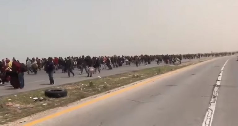 Ωωω θεέ μου! Μιλιούνια λ@θρο στα σύνορα Τυνησίας-Λιβύης, μαντέψτε που πάνε!