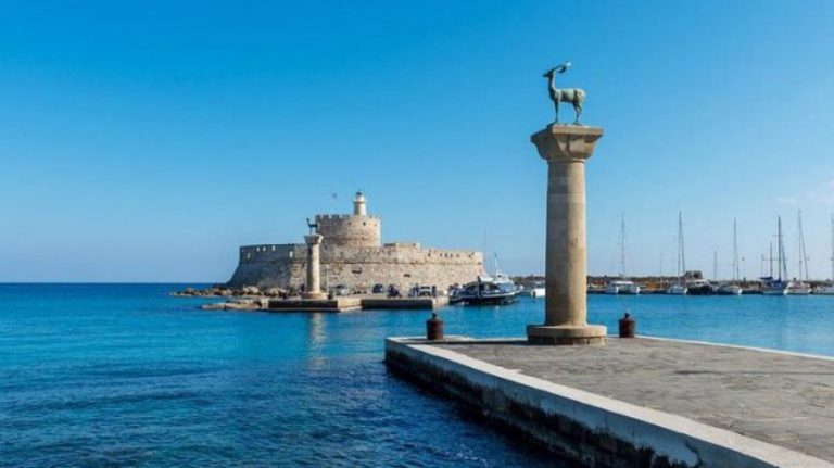 Την ελληνική κυριαρχία σε 23 νησιά αμφισβητεί Τούρκος Ναύαρχος “λαγός” Ερντογάν