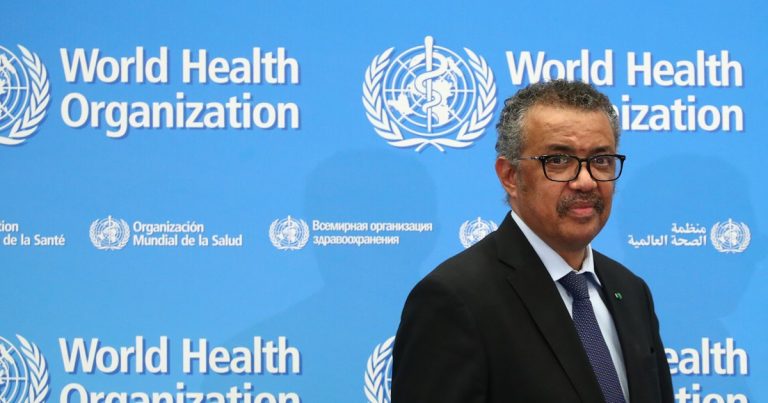 “Φαρμακωμένος” ο ΠΟΥ απαντά στον Τραμπ και λέει ότι εκφράζει τη λύπη του για την κίνηση των ΗΠΑ