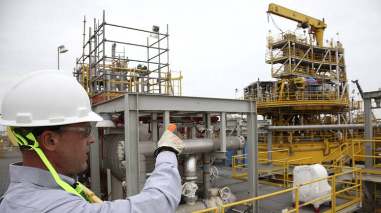 Ξανά κάτω από το μηδέν το αμερικάνικο πετρέλαιο