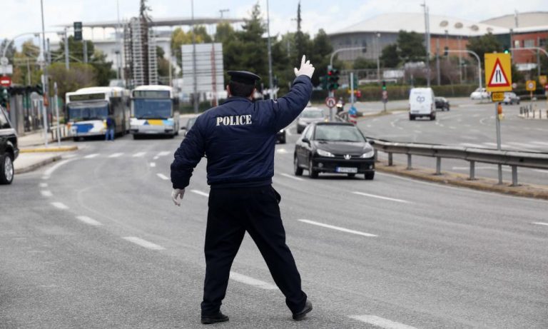 Προ των πυλών η ”φραγή” διοδίων ενόψει Πάσχα: Έρχεται χρονικό όριο μετακινήσεων και πλαφόν στα sms