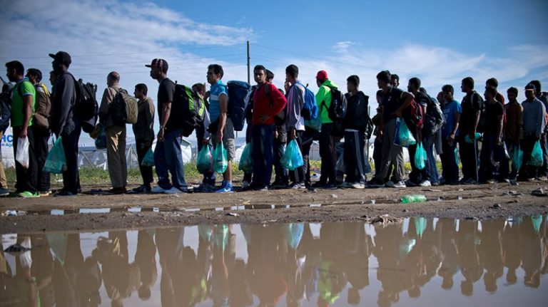 ΜΕΤΑΦΟΡΆ ΛΑΘΡΟ-ΜΕΤΑΝΑΣΤΏΝ ΣΤΙΣ ΕΠΟΜΕΝΕΣ ΜΕΡΕΣ ΣΤΗΝ ΠΌΛΗ ΤΗΣ ΚΑΛΑΜΑΤΑΣ