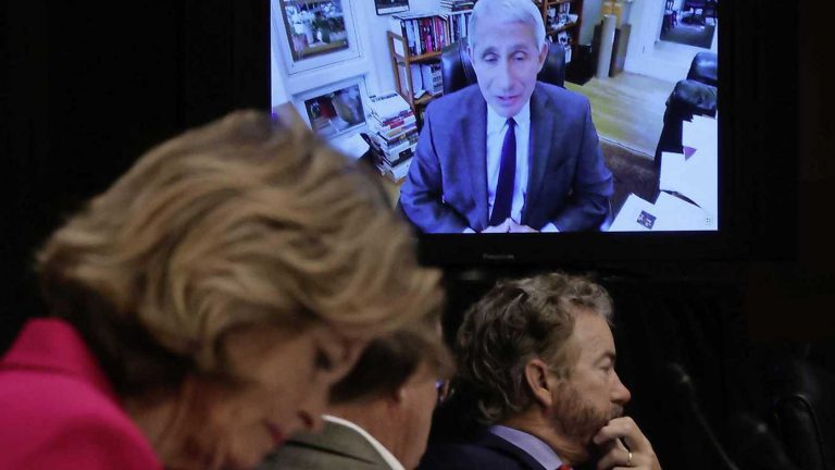 Dr. Fauci: να μην επιστρέψουμε στην "κανονικότητα" τόσο σύντομα