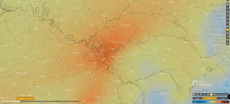 Κόκκινη ομίχλη με δυνατή οσμή θείου σε νομό Παρισιού και Β Γαλλία