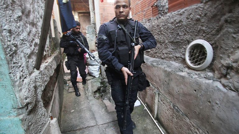 Ο "κρυφός Πόλεμος" στις φαβέλες του Ρίο ντε Τζανέιρο