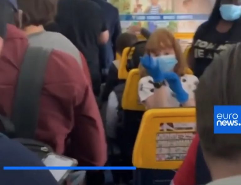 Πτήση κορονοϊού, σε γεμάτο επιβάτες αεροπλάνο της Ryanair..!!