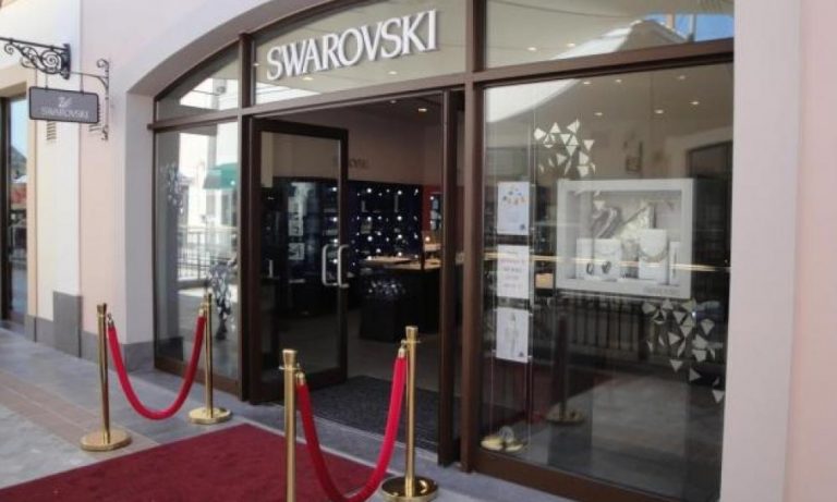 Η κρίση του κορονοϊού έπληξε τον οίκο Swarovski – Απολύει εργαζόμενους
