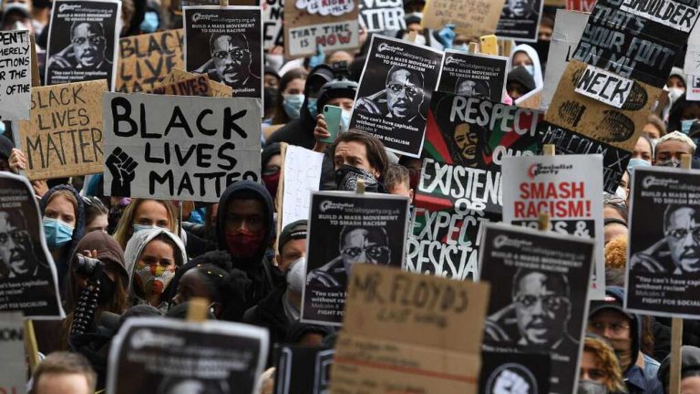 Μπλακ Λαιβς Ματερ θα είναι η Νέα Κανονικότητα ΚατραΚούλ!!! Φέρε μαύρο σπέρμα στο Ελλάντα