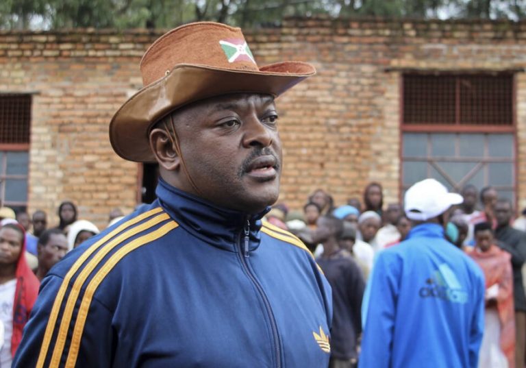 Πέθανε ο πρόεδρος του Μπουρούντι αφού διέταξε πρώτα στον ΠΟΥ να εγκαταλείψει τη χώρα του!