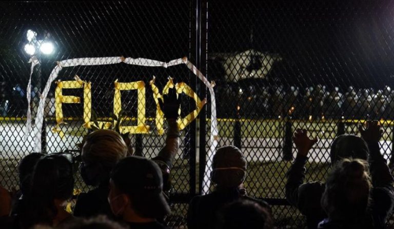 Σε απόσταση αναπνοής από την Ουάσιγκτον 1.600 στρατιώτες – Χιλιάδες διαδηλωτές ξανά στους δρόμους