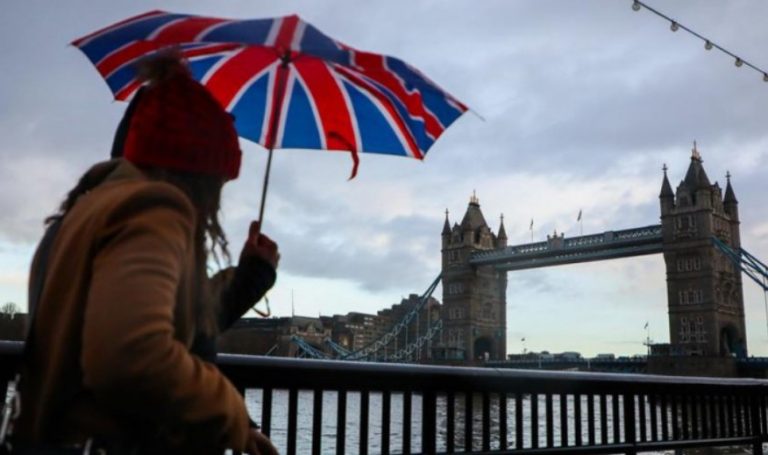 Βρετανία: Υποχρεωτική καραντίνα 14 ημερών για όλους τους ταξιδιώτες από το εξωτερικό