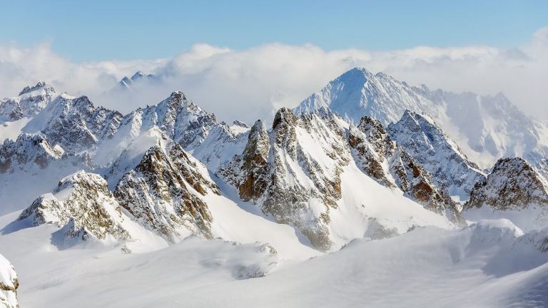 Ελβετία: Τέσσερις νεκροί από συντριβή μικρού αεροπλάνου στις ελβετικές Άλπεις