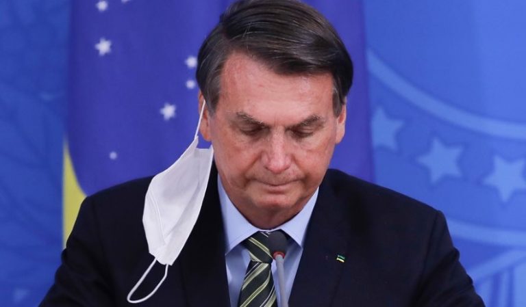 Βραζιλία: Θετικός στον κορωνοϊό ο Μπολσονάρου