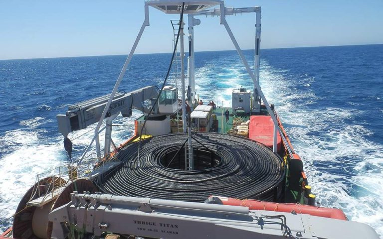 Εως το τέλος του χρόνου η «μικρή» ηλεκτρική διασύνδεση της Κρήτης μέσω Πελοποννήσου