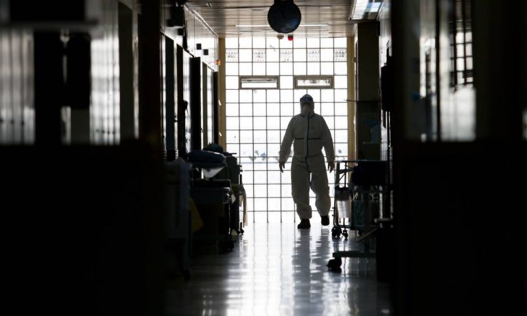 Ξέσπασε υγειονομικός στα Χανιά: «Δέκα μήνες έχουμε να δουλέψουμε – Πεινάμε – Να σκοτώσουμε για να ζήσουμε;»