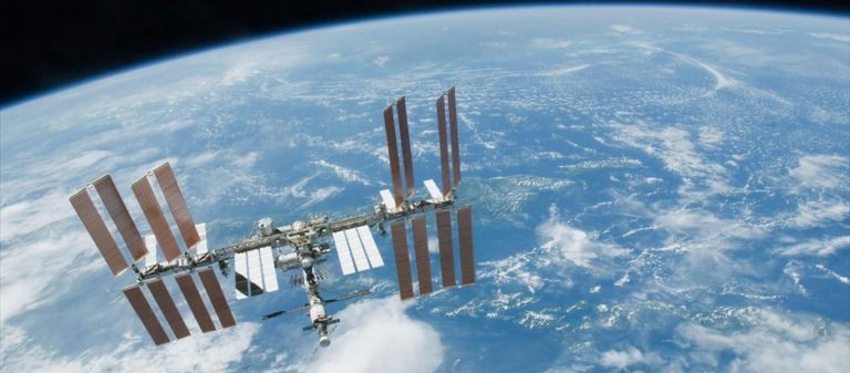 Συναγερμός στον Διεθνή Διαστημικό Σταθμό: Υπάρχει διαρροή – Μετακινήθηκαν στο ρωσικό τμήμα οι αστροναύτες