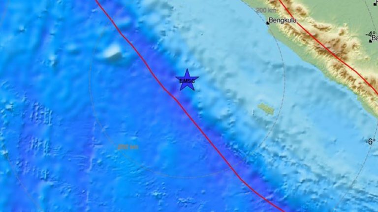 Δύο ισχυρές σεισμικές δονήσεις 6,8 Ρίχτερ στην Ινδονησία σε διάστημα έξι λεπτών