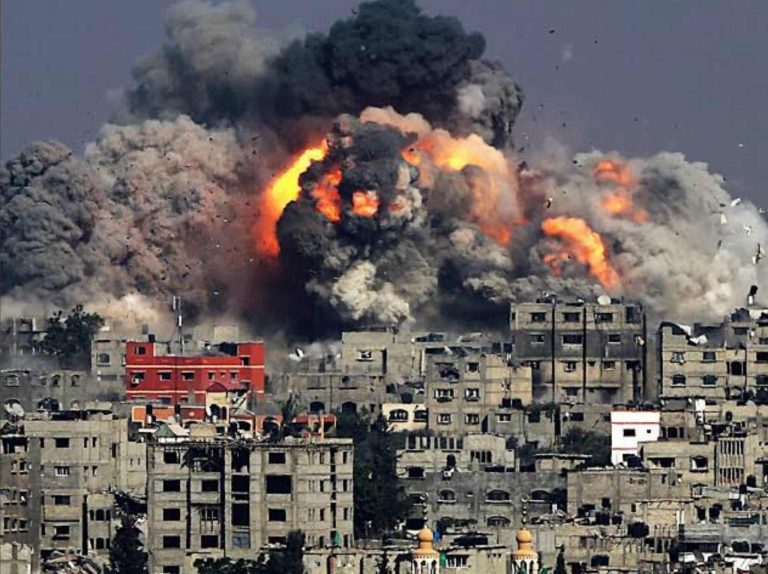 Το Ισραήλ βομβαρδίζει τη Γάζα, ενώ ο Πρόεδρος του Λιβάνου συμφωνεί να παραδοθεί μετά την πυρηνική επίθεση στη Βηρυτό